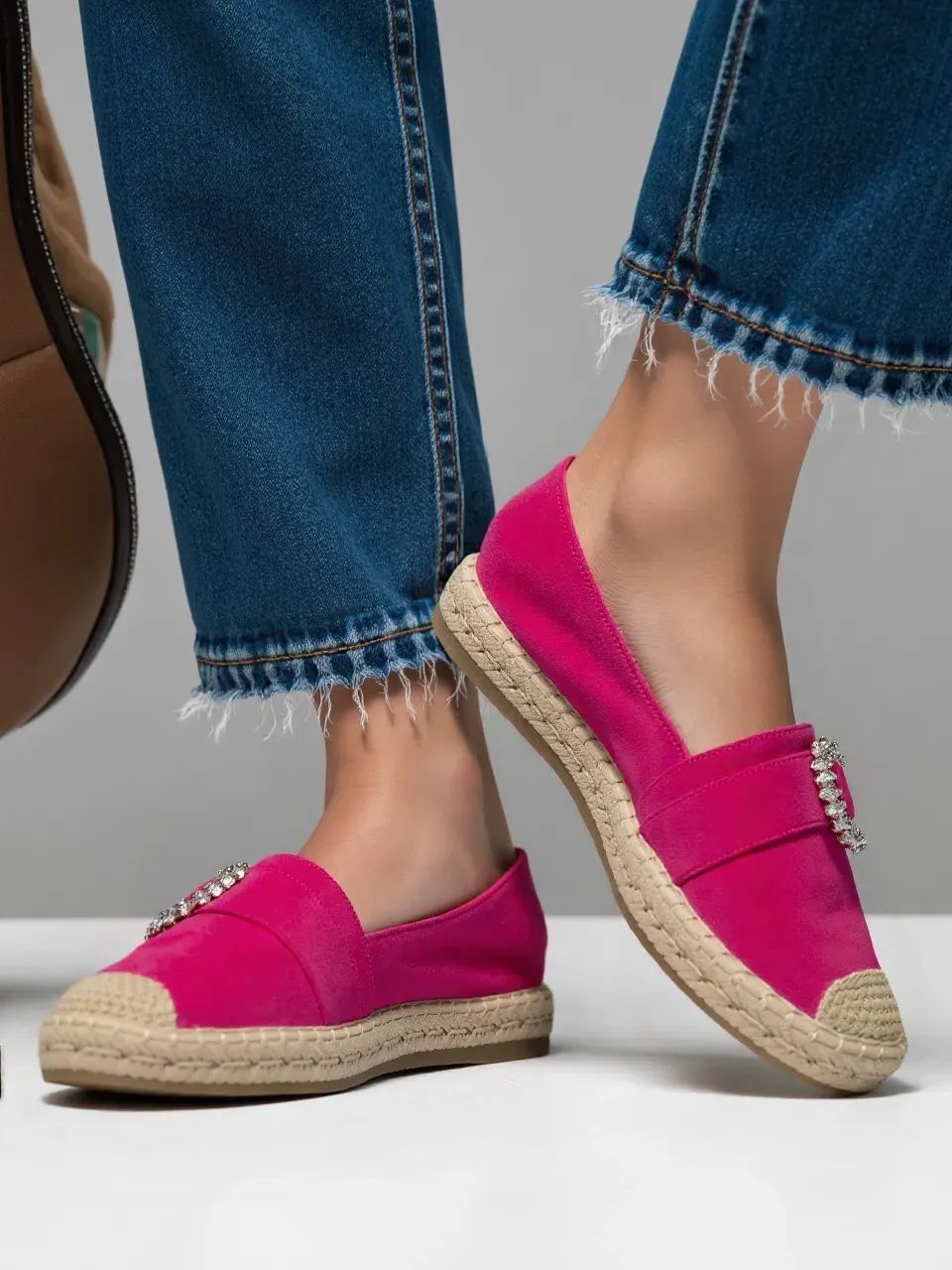 Dámske ružové espadrilky so sponou