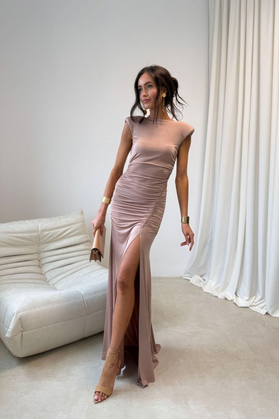 Maxi šaty v mokka farbe Aurelia