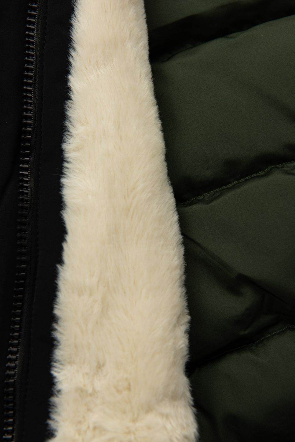 Klasická zimná parka čierna/army zelená