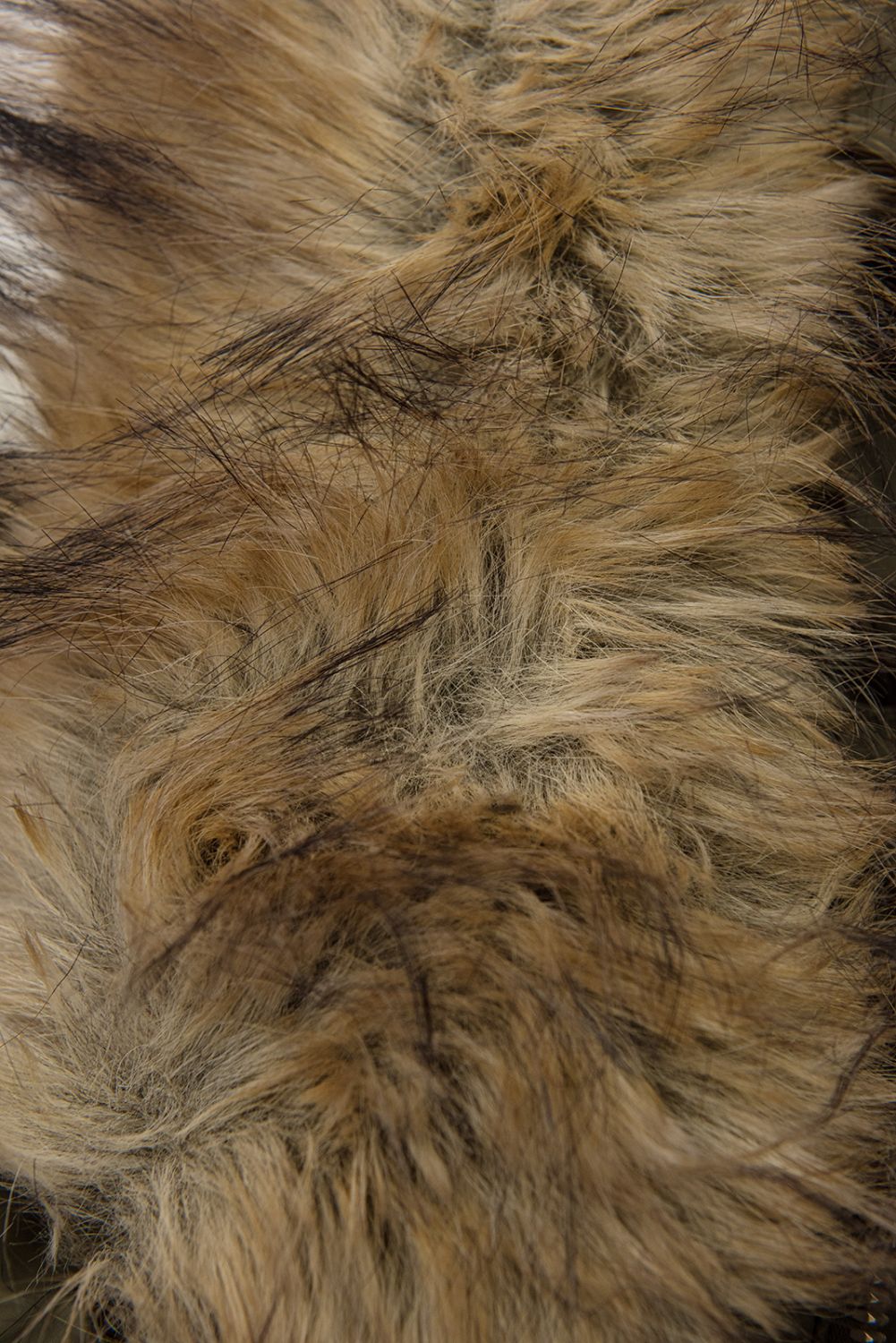 Hnedá zimná bunda s predĺženým zadom