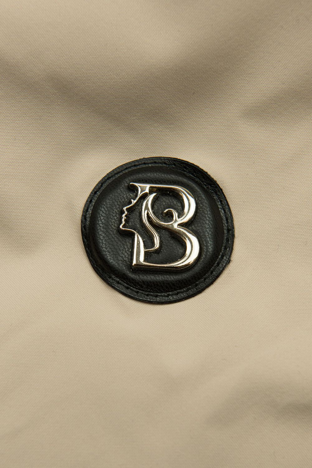 Béžová jarná parka s vysokým golierom