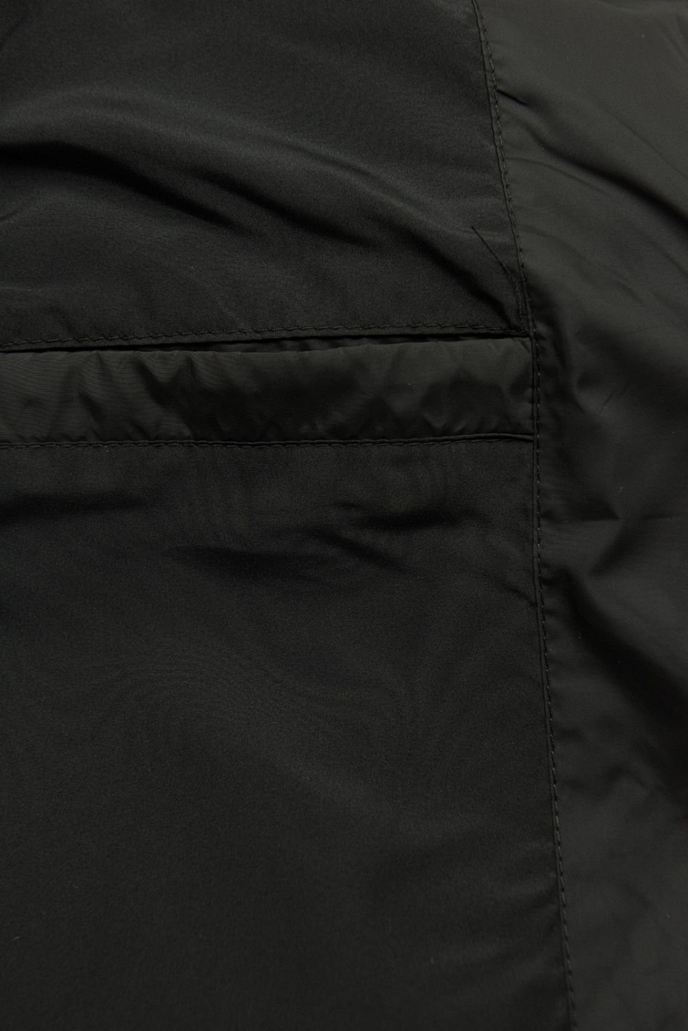 Čierna prechodná bunda s pletenými rukávmi