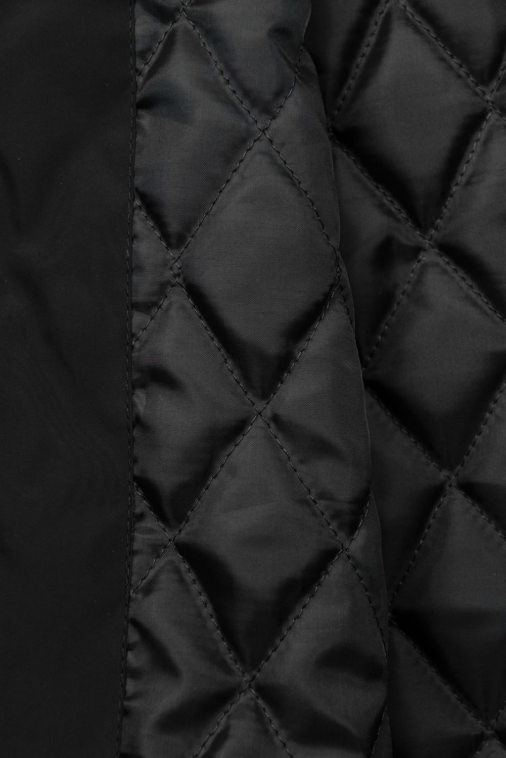 Čierny predĺžený plášť/parka