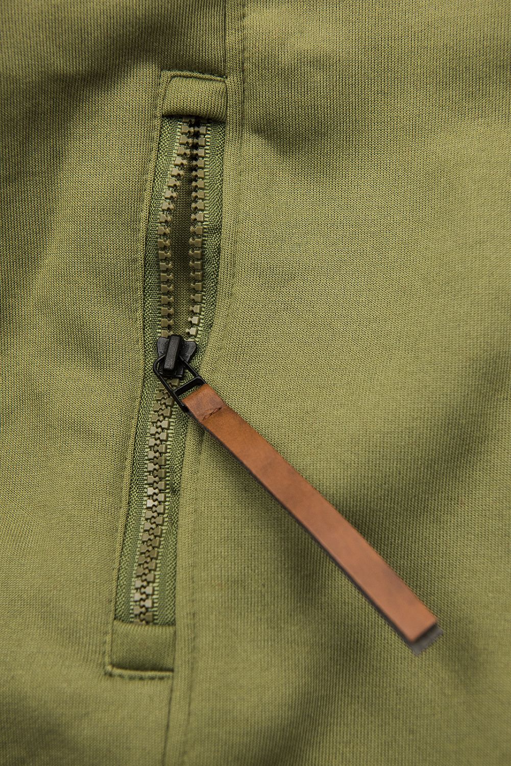 Khaki mikina s kapucňou v predĺženom strihu