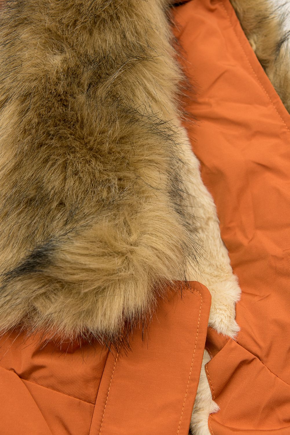 Oranžová zimná parka so zatepleným vnútrom