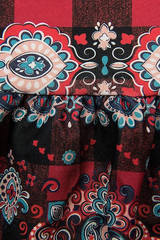 Červené kárované šaty so vzorom