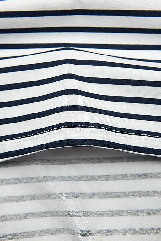 Bielo-modré šaty s pruhmi a nášivkou PLUS SIZE III.