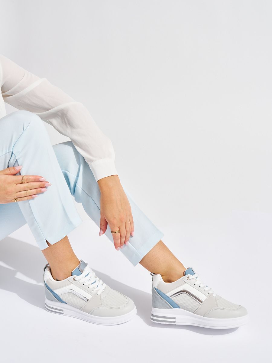 Dámske šedé sneakersy so skrytým podpätkom