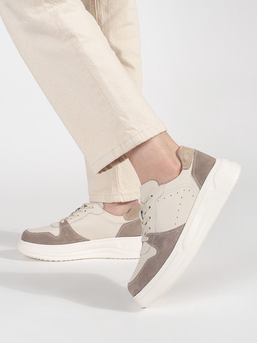 Béžové kožené sneakersy na platforme