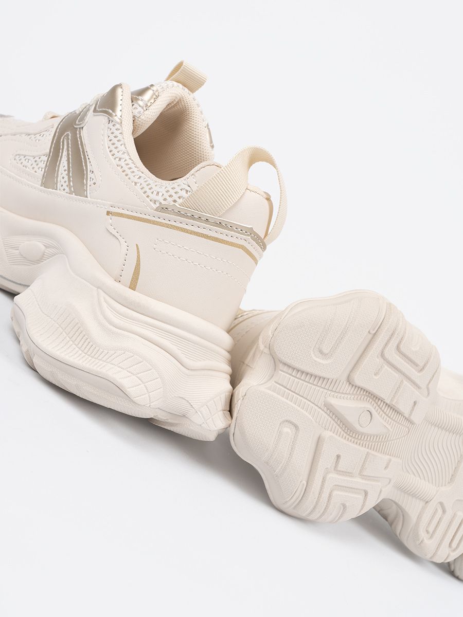 Svetlobežové sneakersy na hrubej podrážke