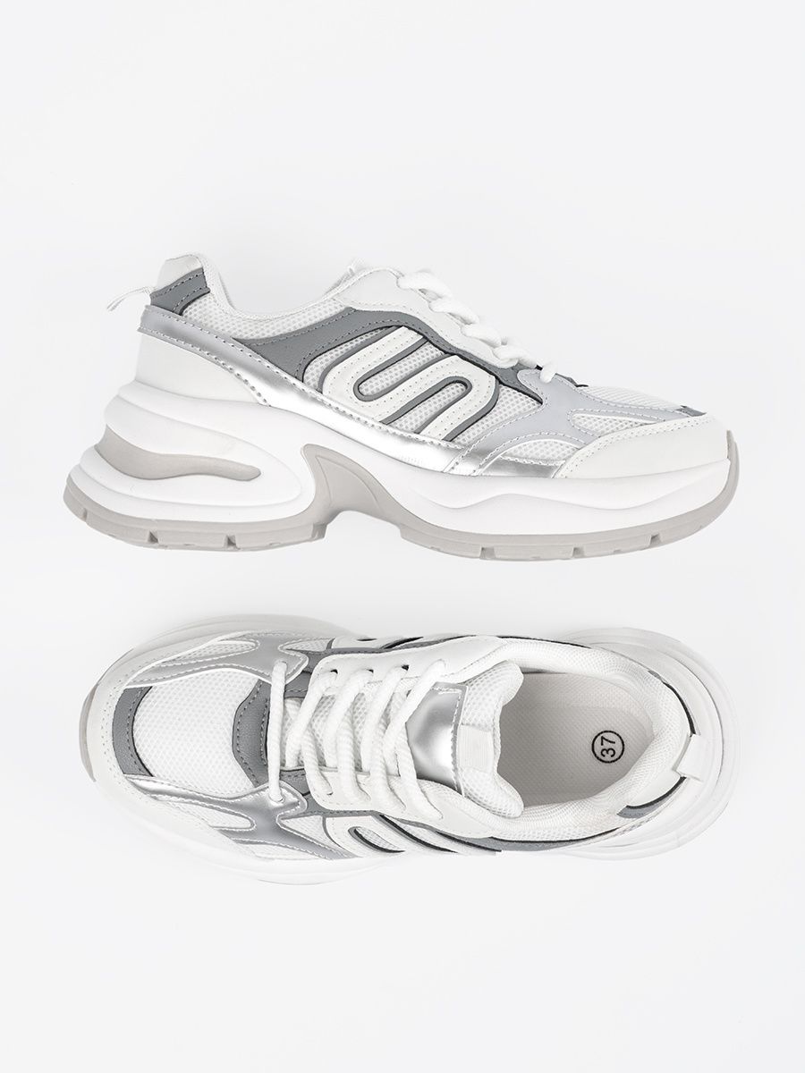 Biele dámske sneakersy so striebornými detailmi