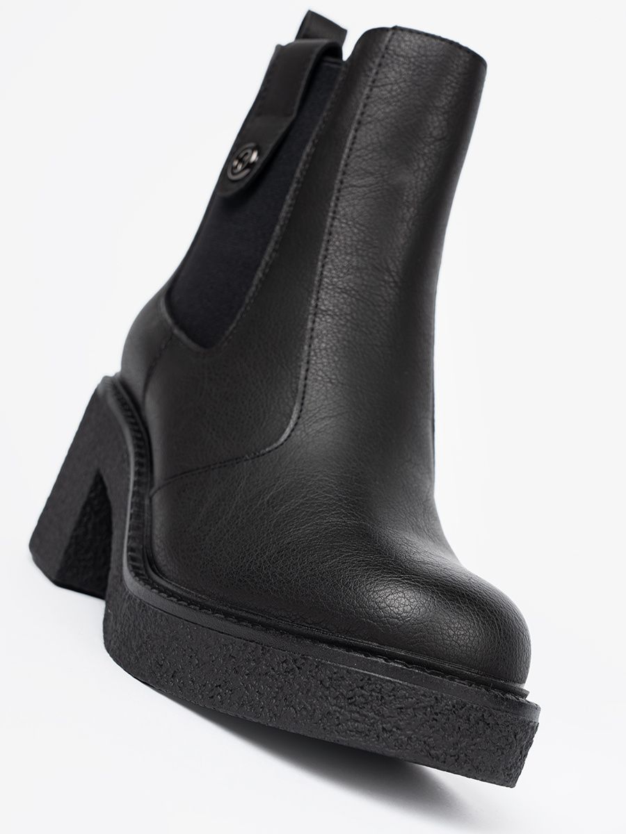 Elegantné čierne členkové čižmy s elastickým vsadením