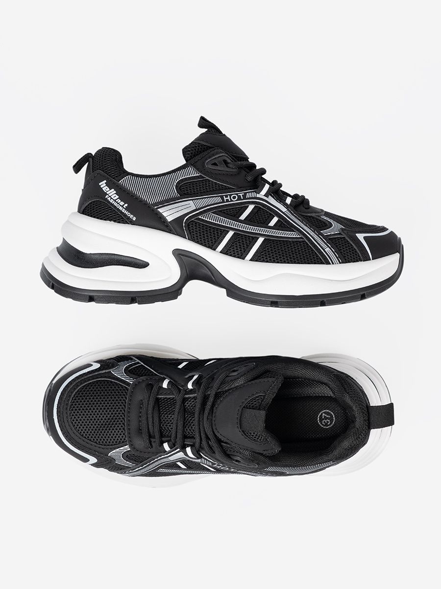 Čierne sneakersy s priedušným zvrškom a masívnou bielou podrážkou