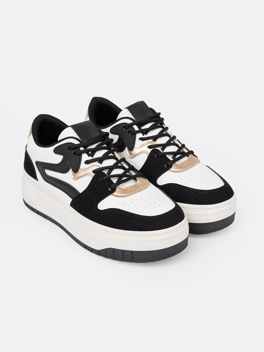 Čierno-biele sneakersy so zlatými detailmi