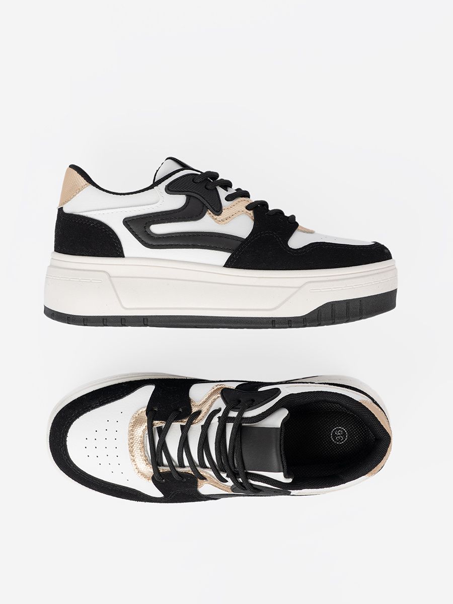 Čierno-biele sneakersy so zlatými detailmi