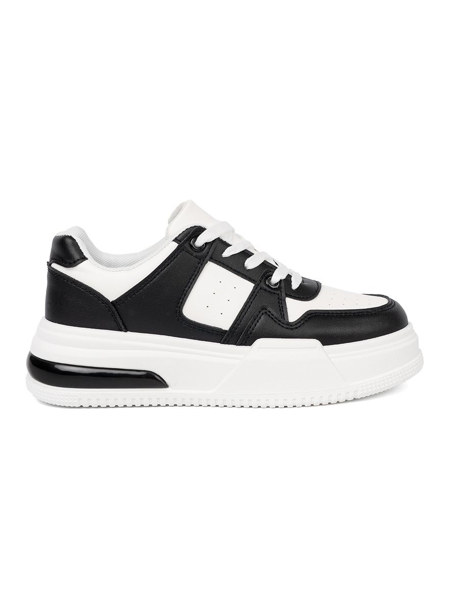 Štýlové čierno-biele sneakersy s hrubou podrážkou