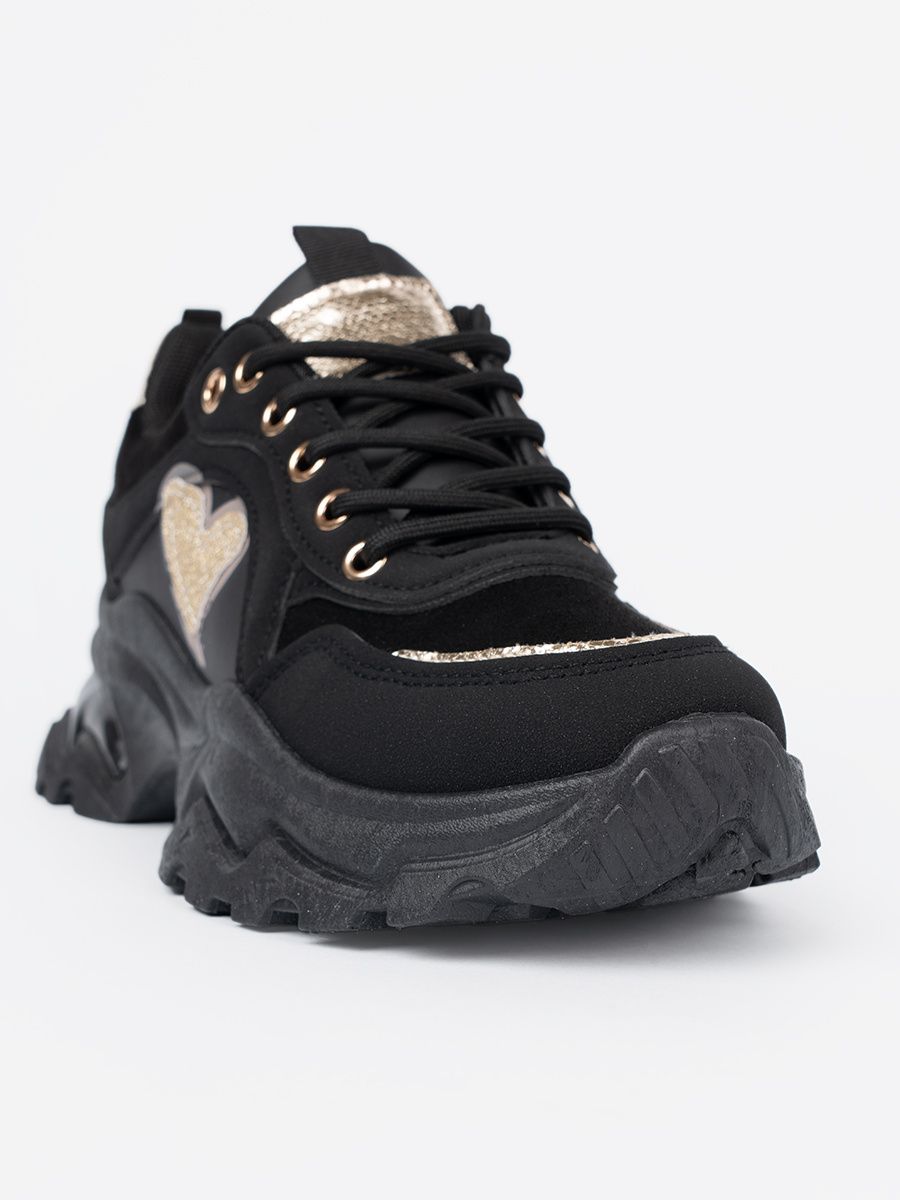 Čierne sneakersy so zlatým srdcom