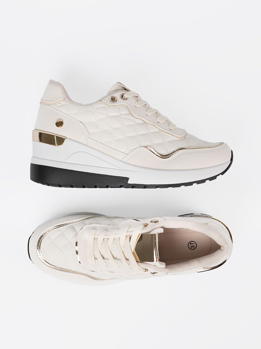 Béžové sneakersy s lesklými zlatými akcentmi