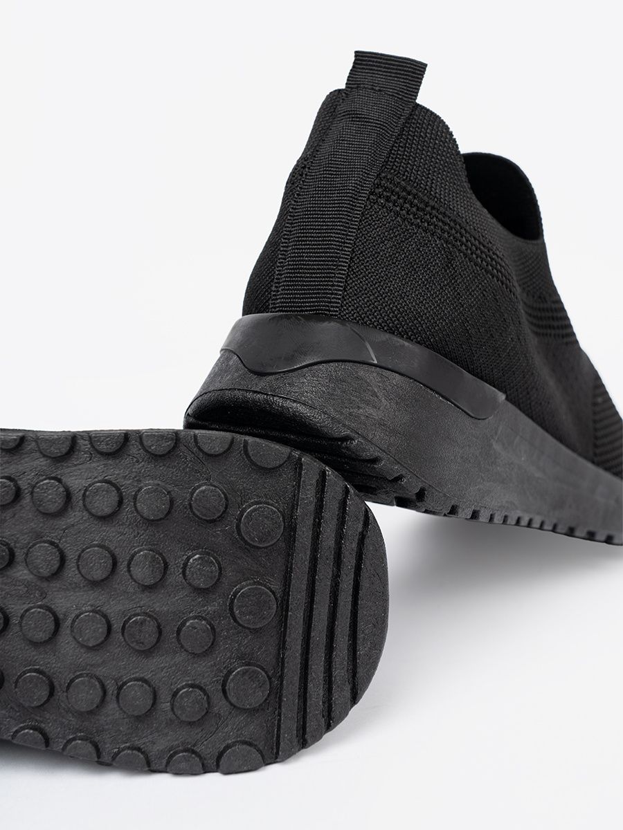 Čierne slip-on tenisky