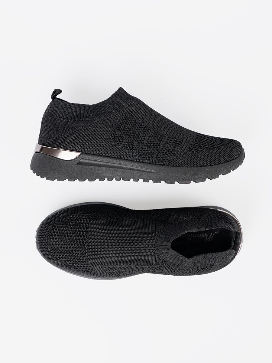 Čierne športové slip-on tenisky s textilným zvrškom