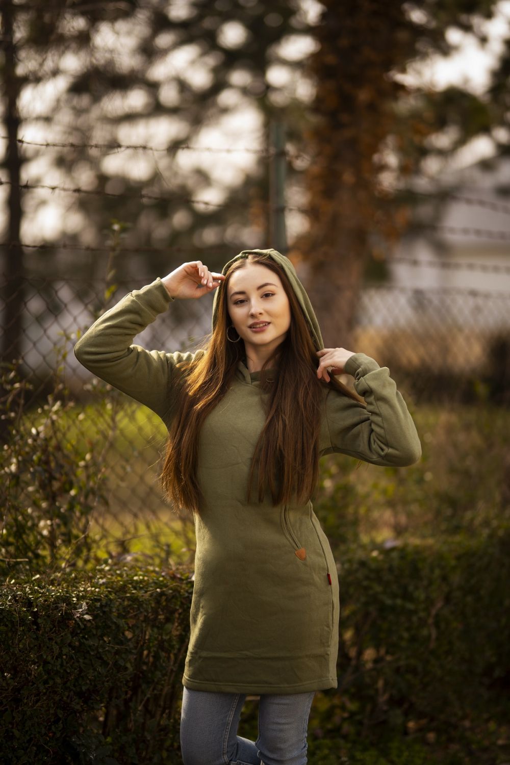 Tmavomodrá mikina v slim strihu