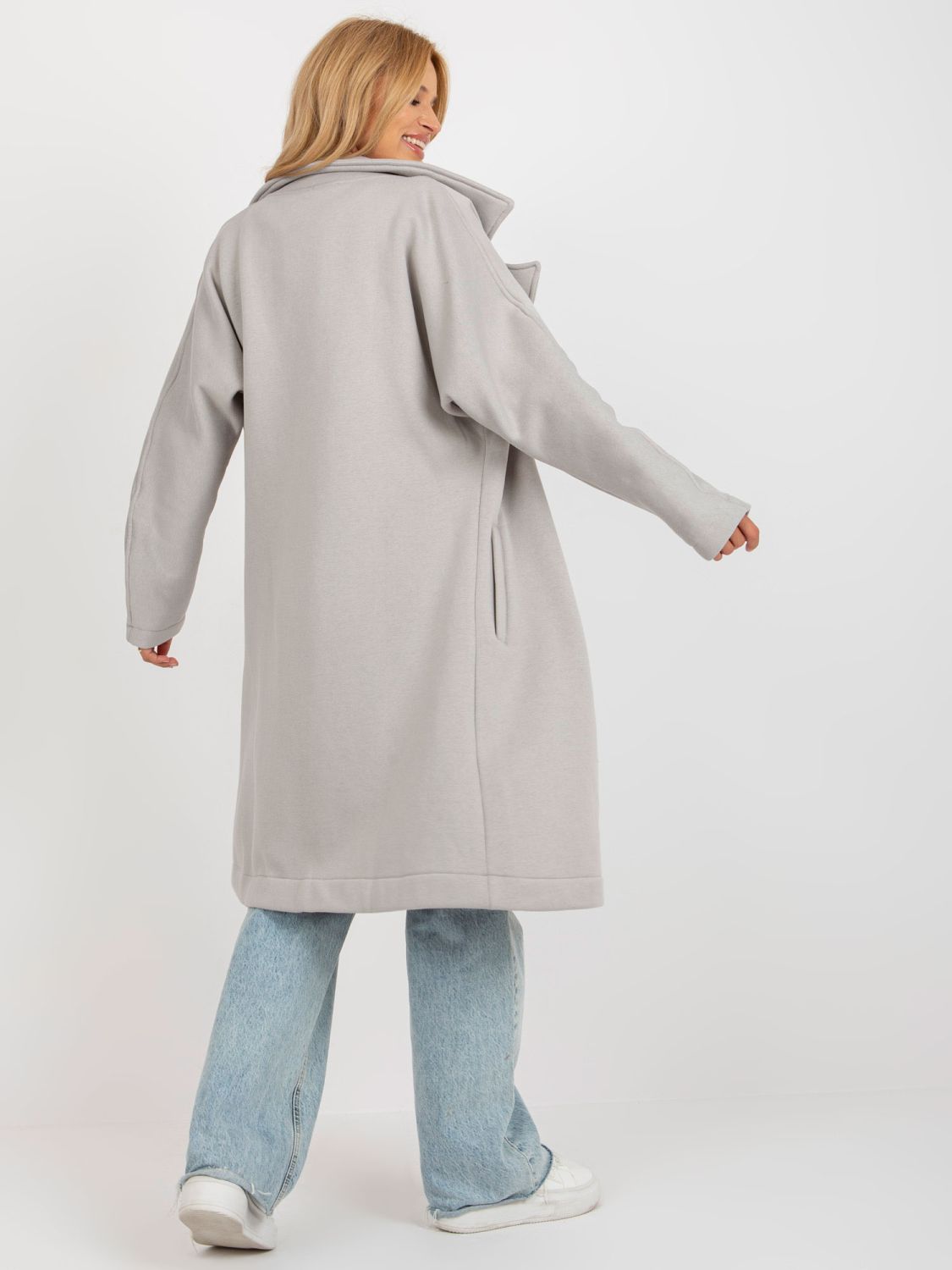 Šedý dlhý športový kabát bez zapínania