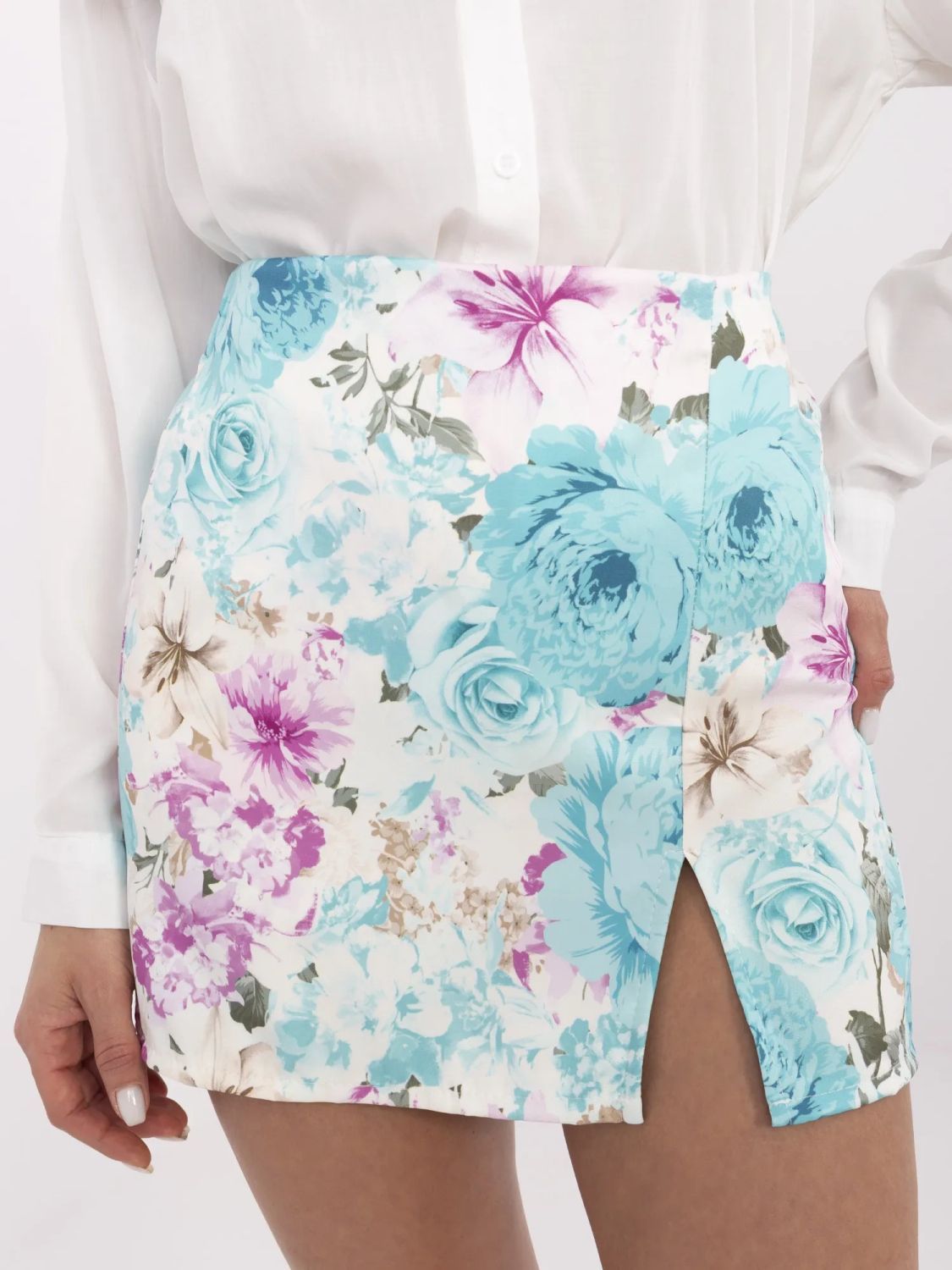 Elegantná kvetinová sukňa/šortky v mätovej farbe