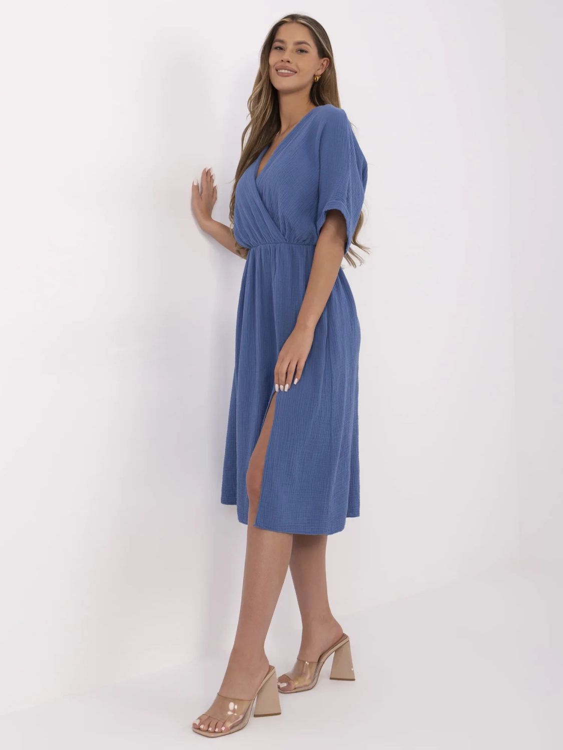 Modré mušelínové šaty