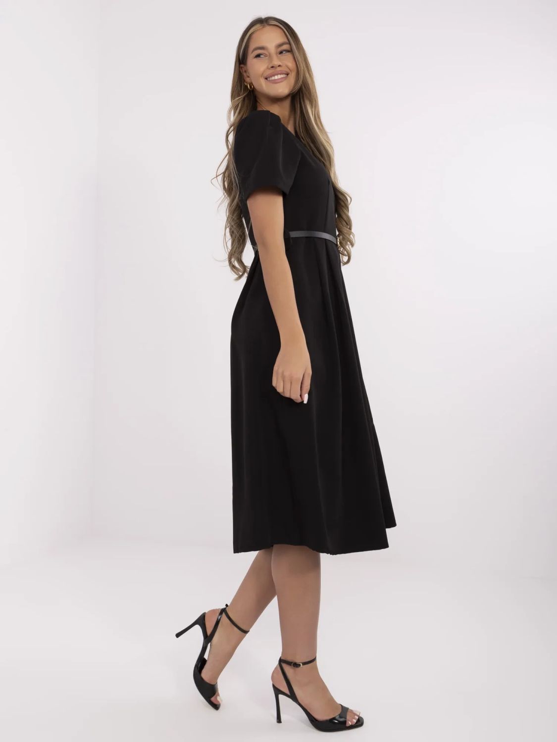 Elegantné čierne midi šaty