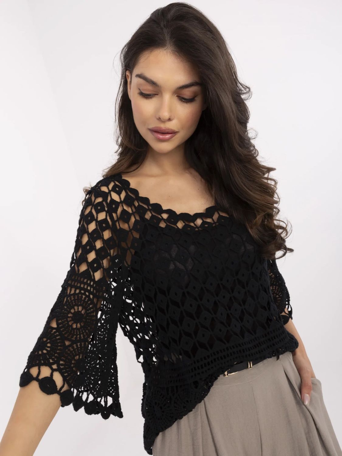 Štýlová čierna blúzka s 3/4 rukávom