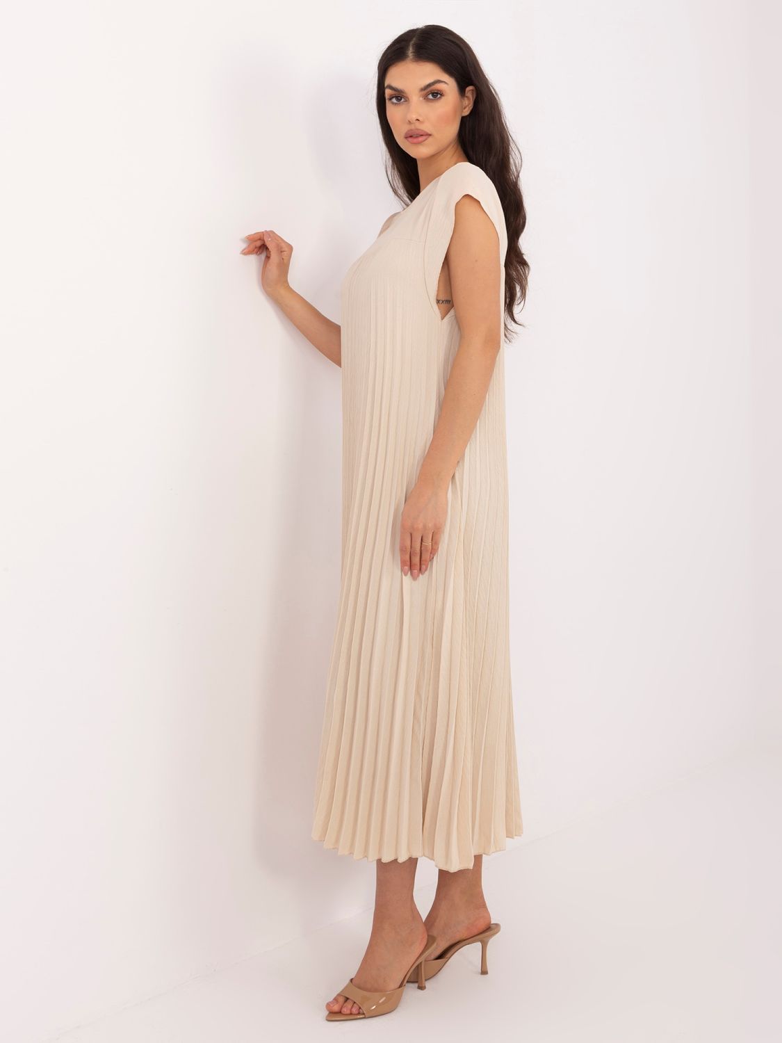 Béžové midi koktejlové šaty s vreckami