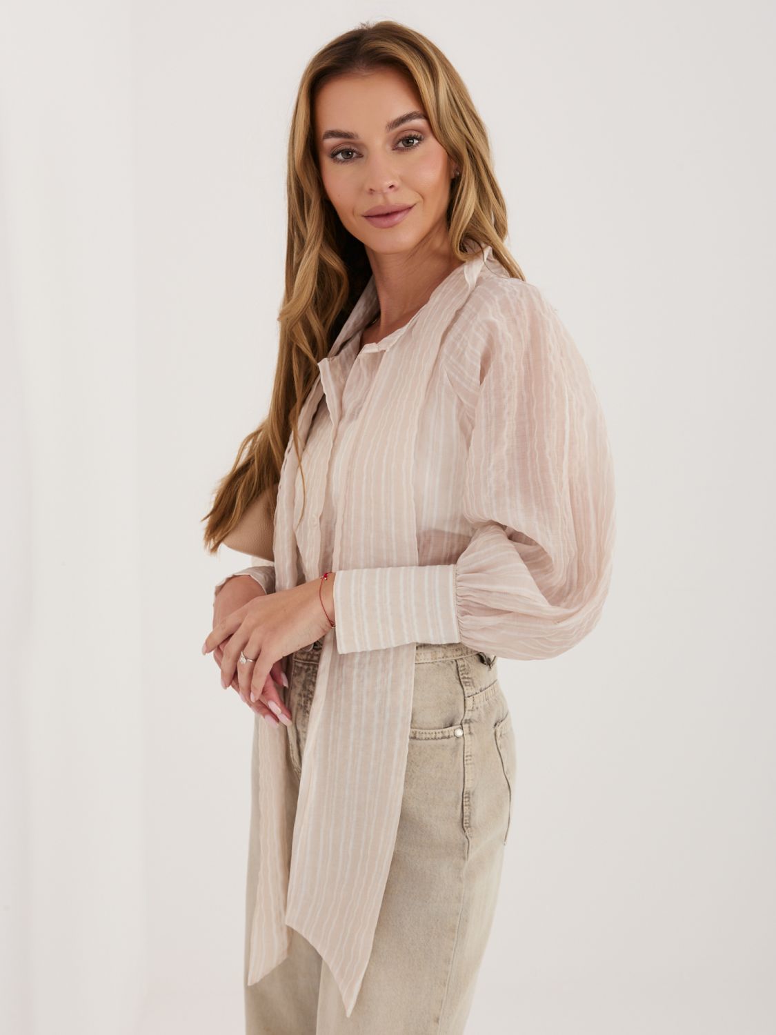 Béžová pruhovaná košeľa s viazaním