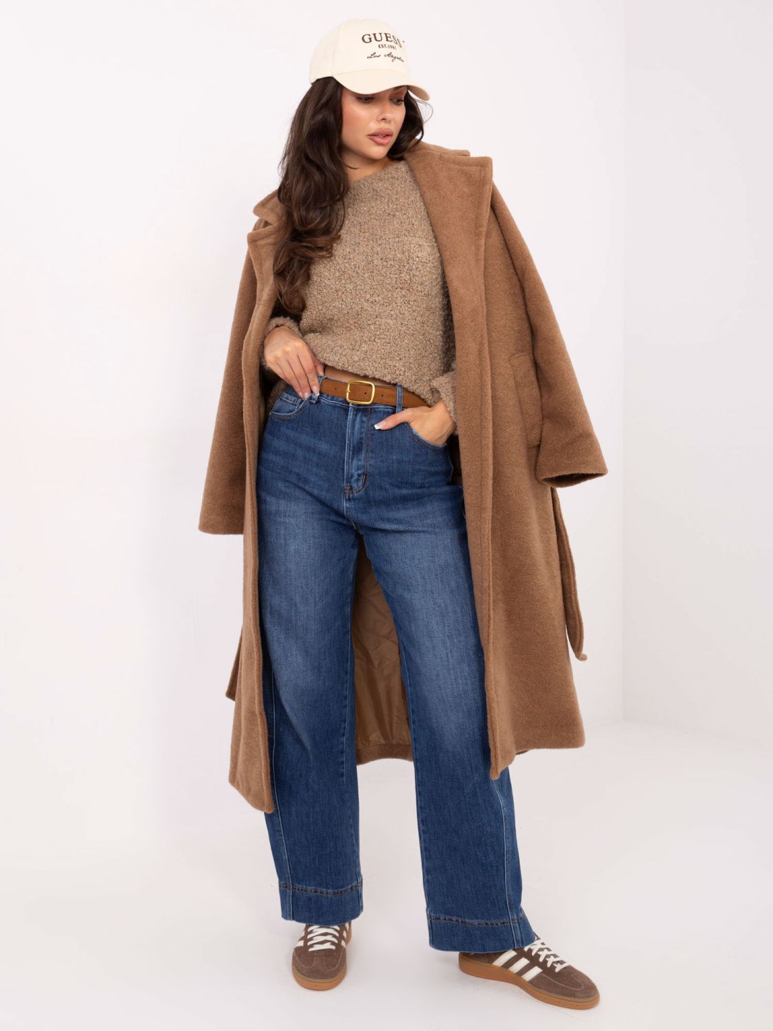 Béžový pletený pulóver s okrúhlym výstrihom