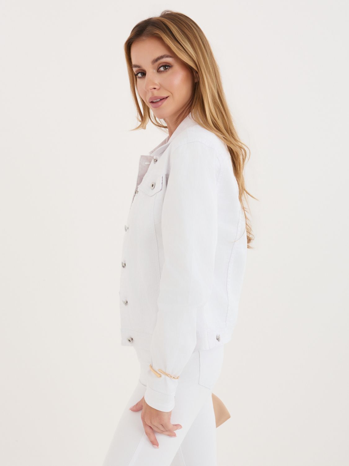 Biela džínsová bunda s golierom