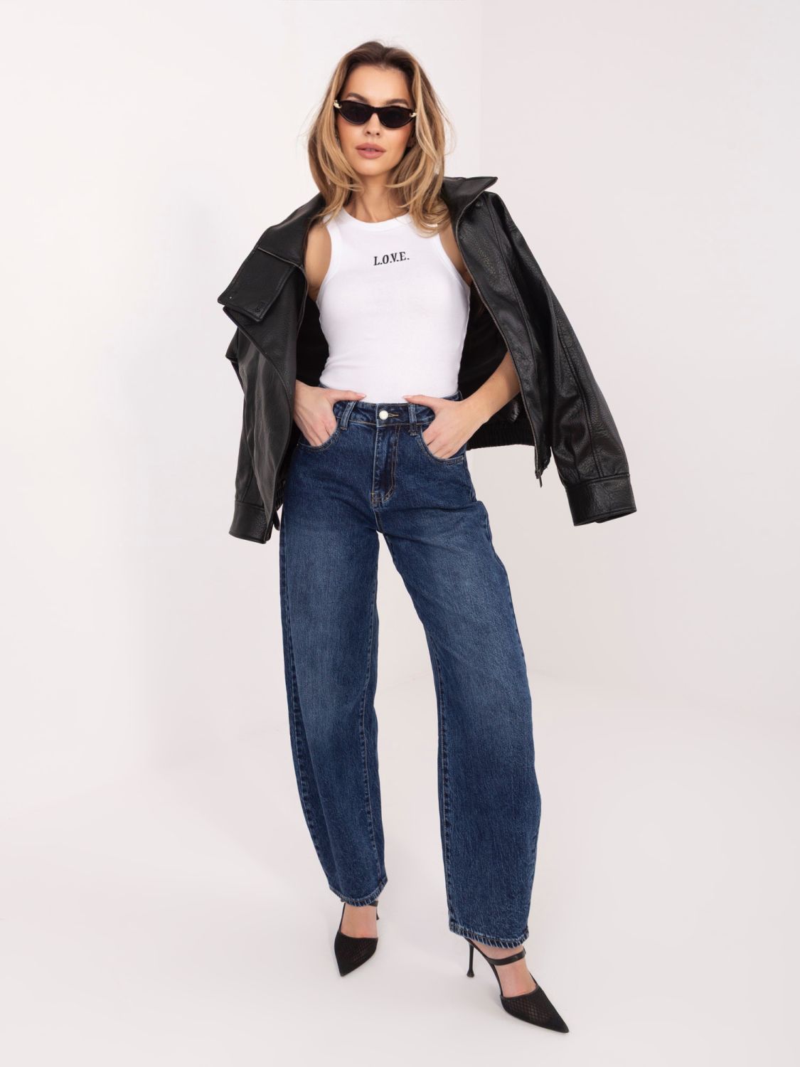 Biely bavlnený top s výšivkou a nápisom