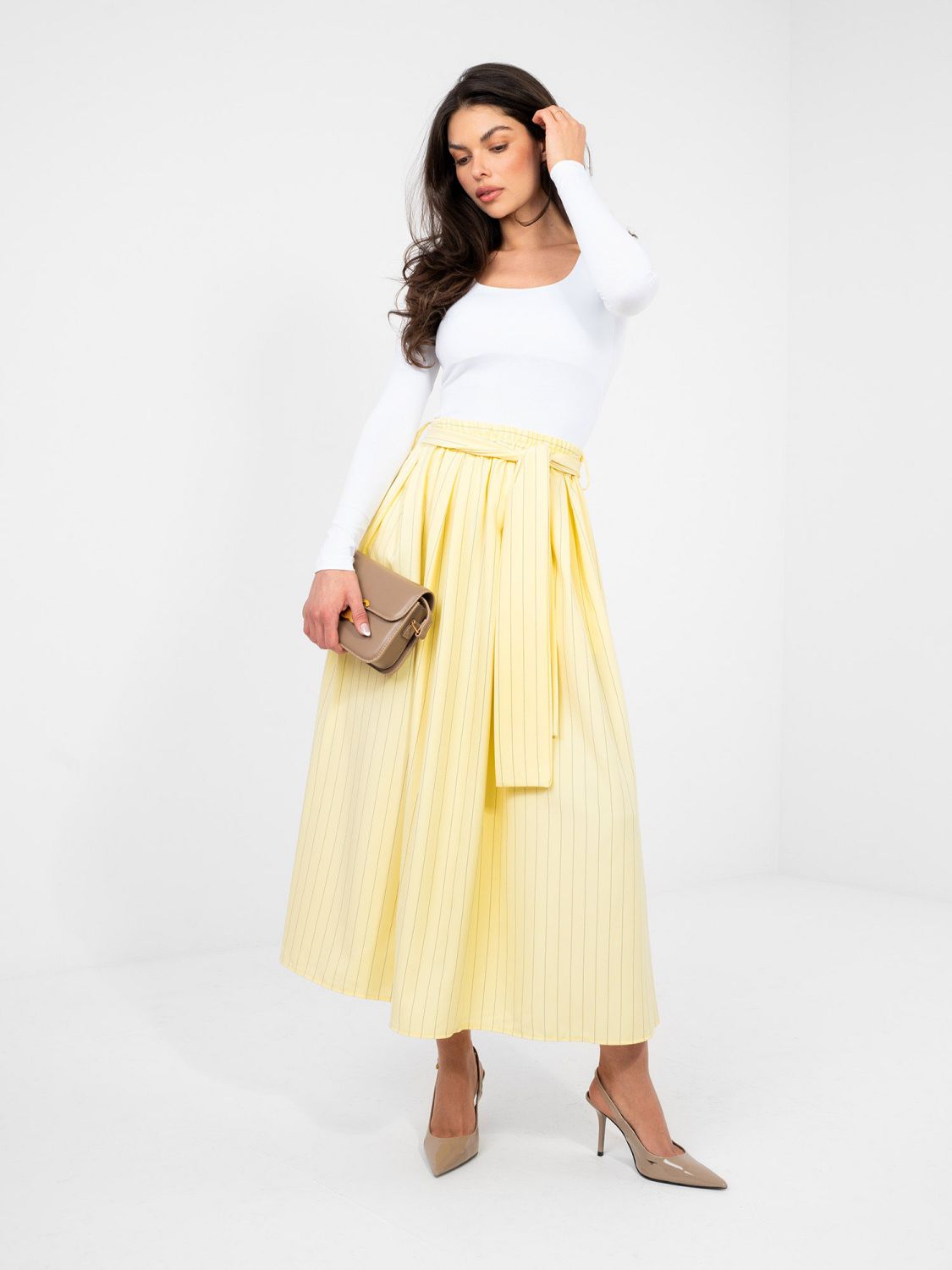 Biela blúzka s dlhým rukávom a podšívkou