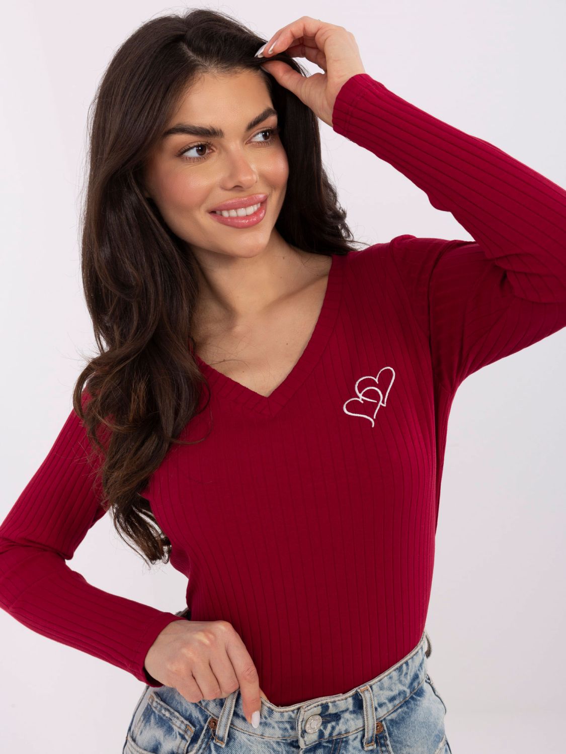 Bordová blúzka s výšivkou a V-výstrihom