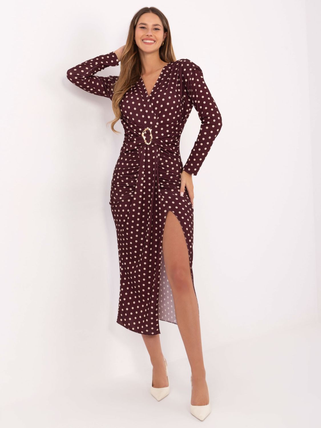 Bordové midi šaty s bodkami a zavinovacím výstrihom