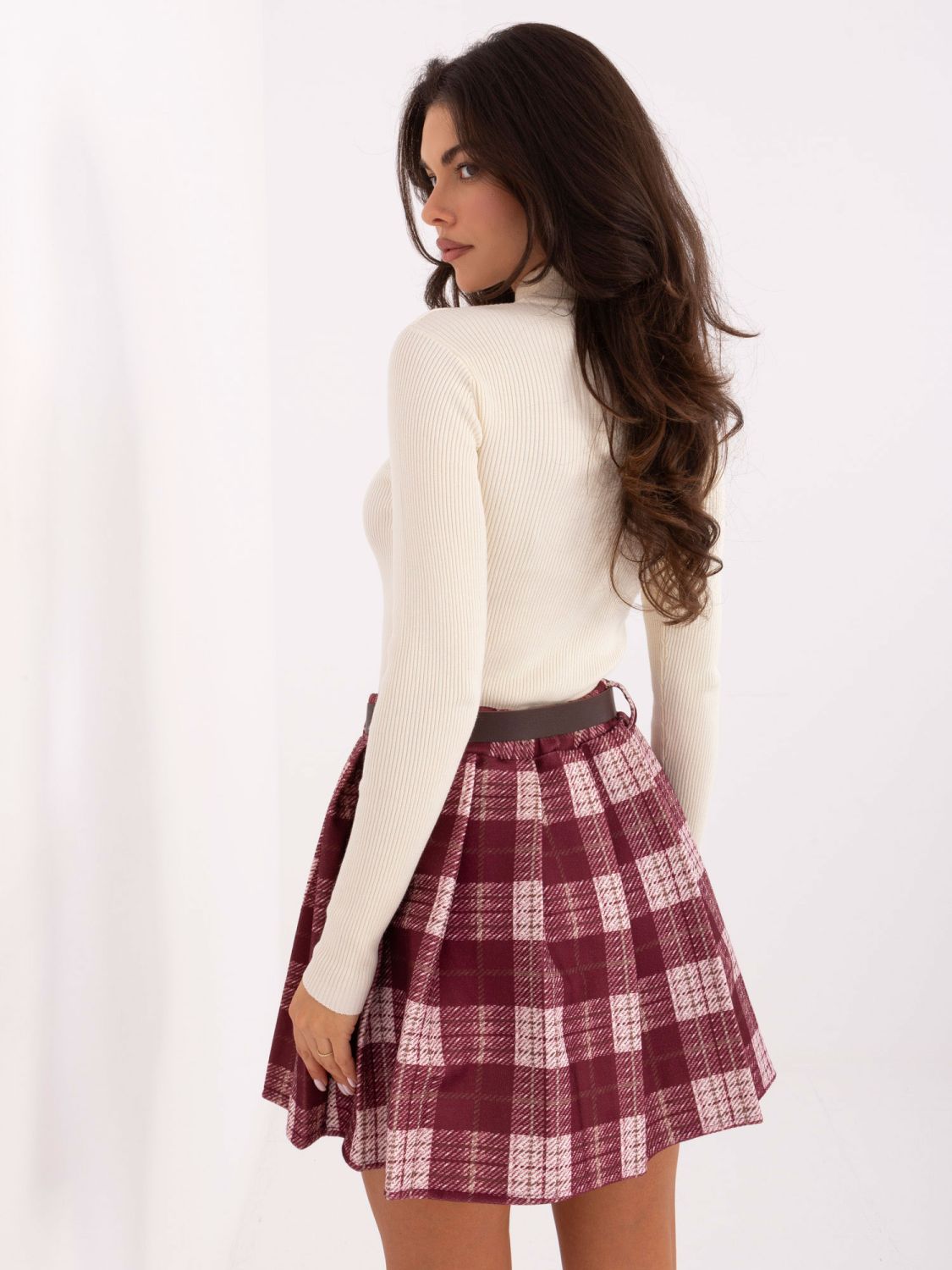 Bordová mini sukňa s károvaným vzorom a opaskom