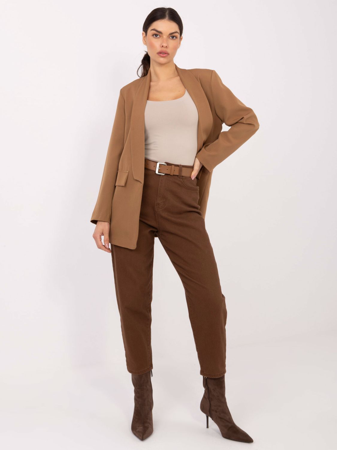 Hnedé mom jeans s opaskom