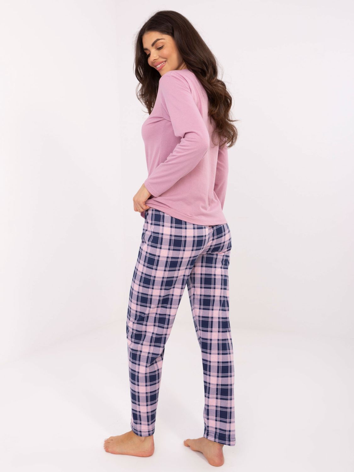 Dámske pyžamo s dlhým rukávom v ružovej farbe s károvaným vzorom
