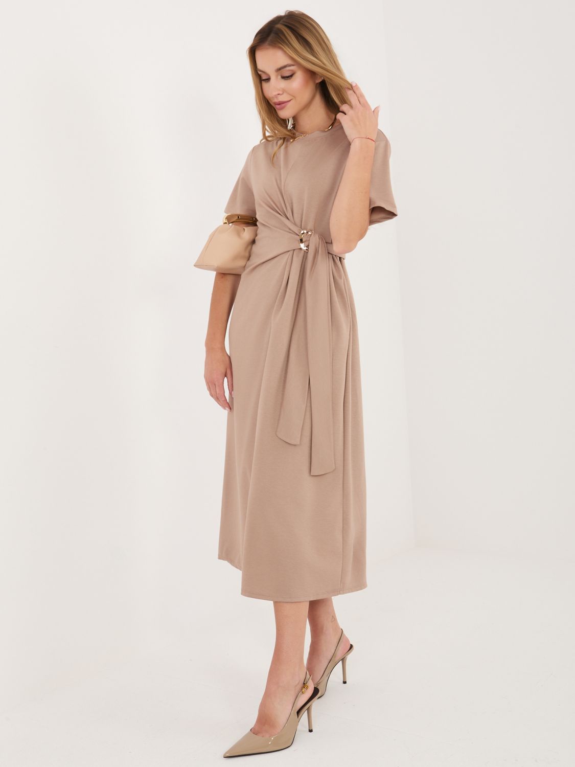 Béžové midi letné šaty s krátkym rukávom
