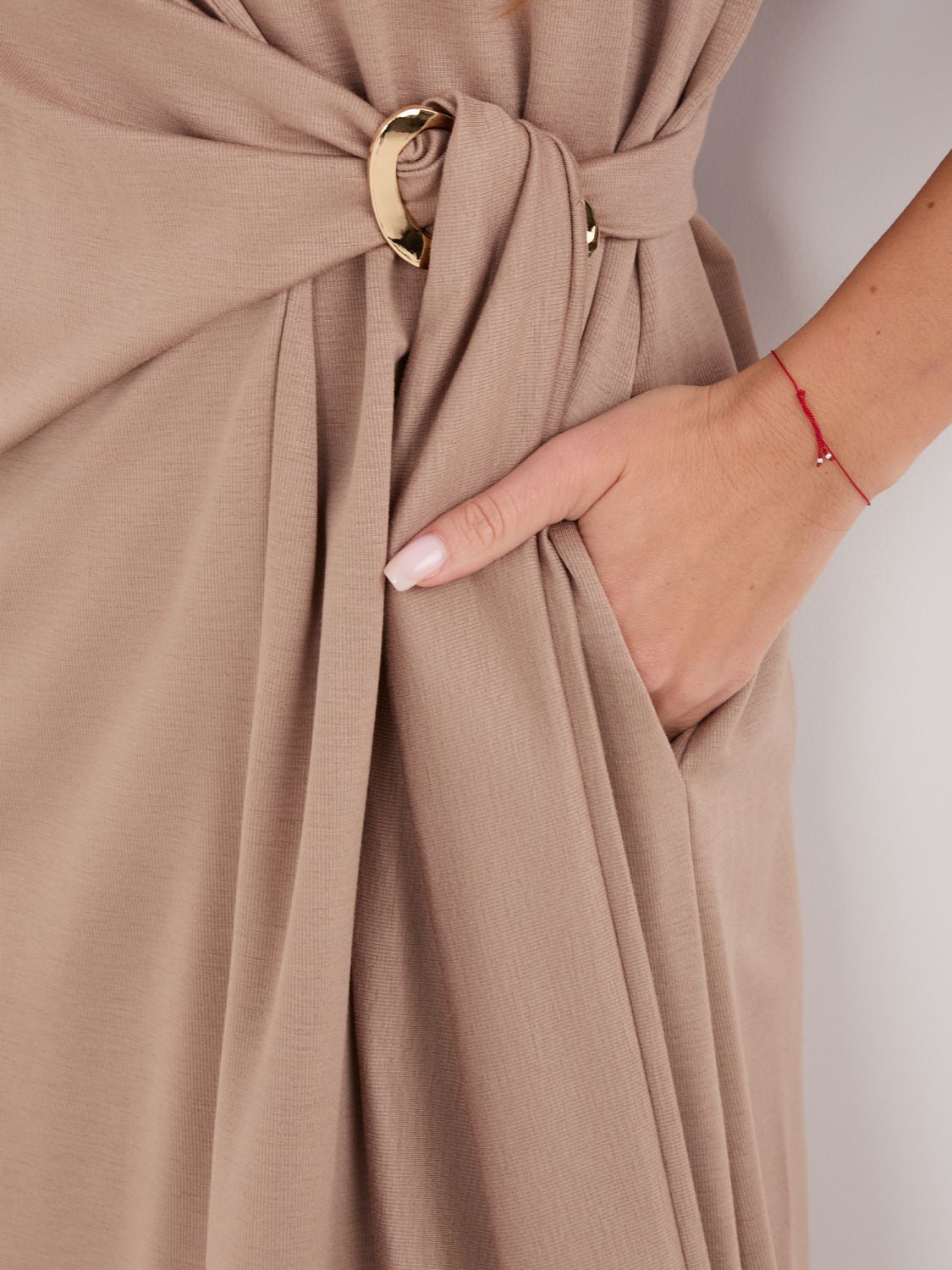 Béžové midi letné šaty s krátkym rukávom