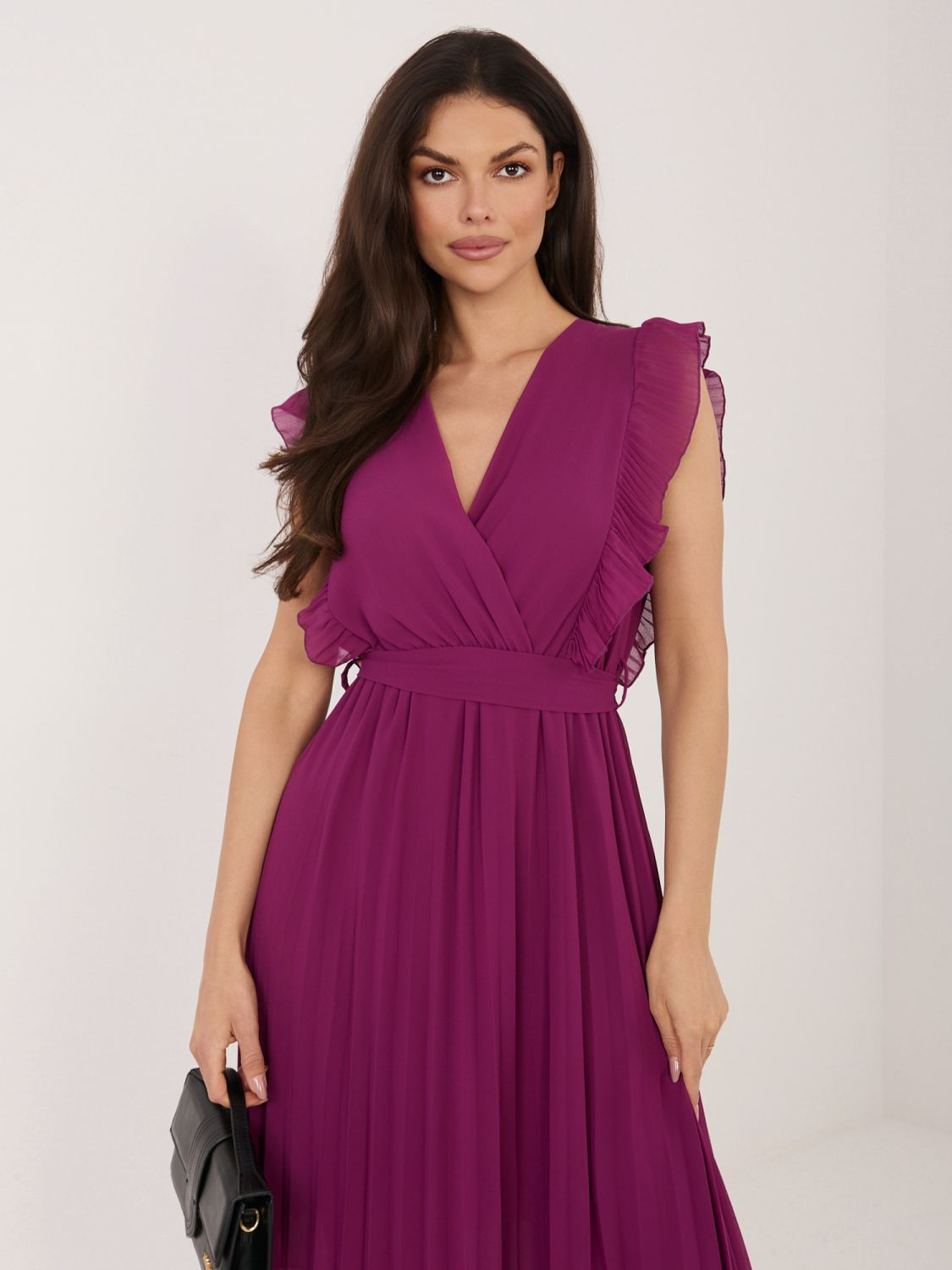 Fialové rozšírené midi šaty s opaskom