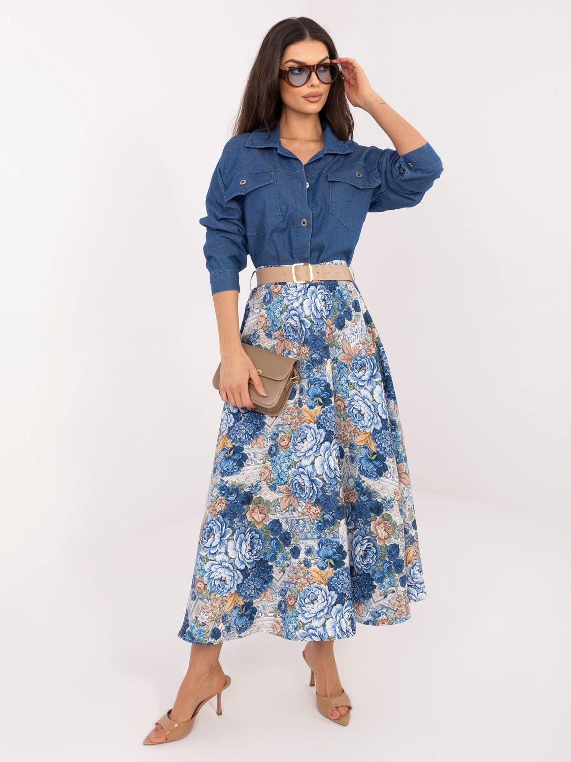 Elegantná midi sukňa s kvetinovým vzorom a opaskom, modrá