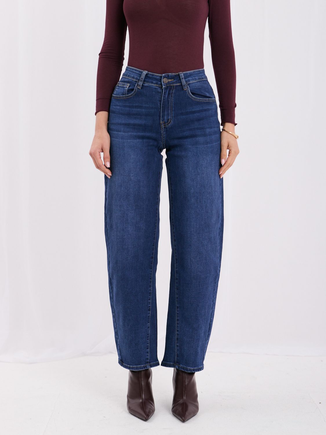 Tmavomodré mom jeans s vysokým pásom
