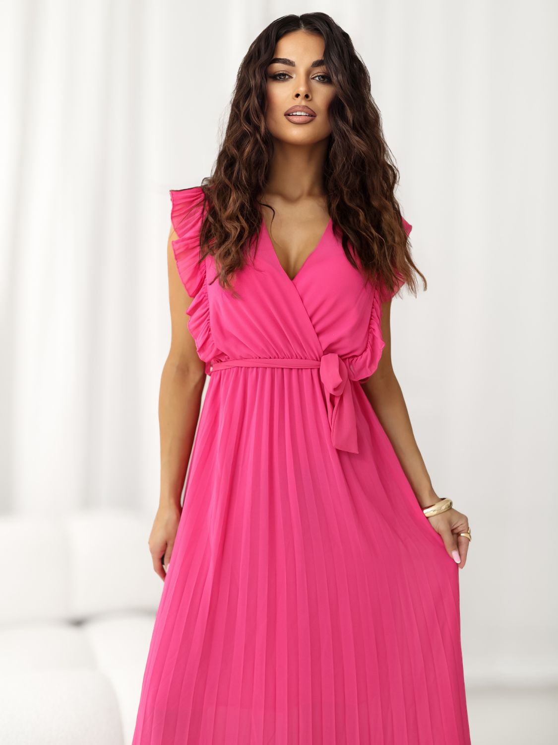 Rozšírené midi šaty s opaskom v tmavoružovej farbe