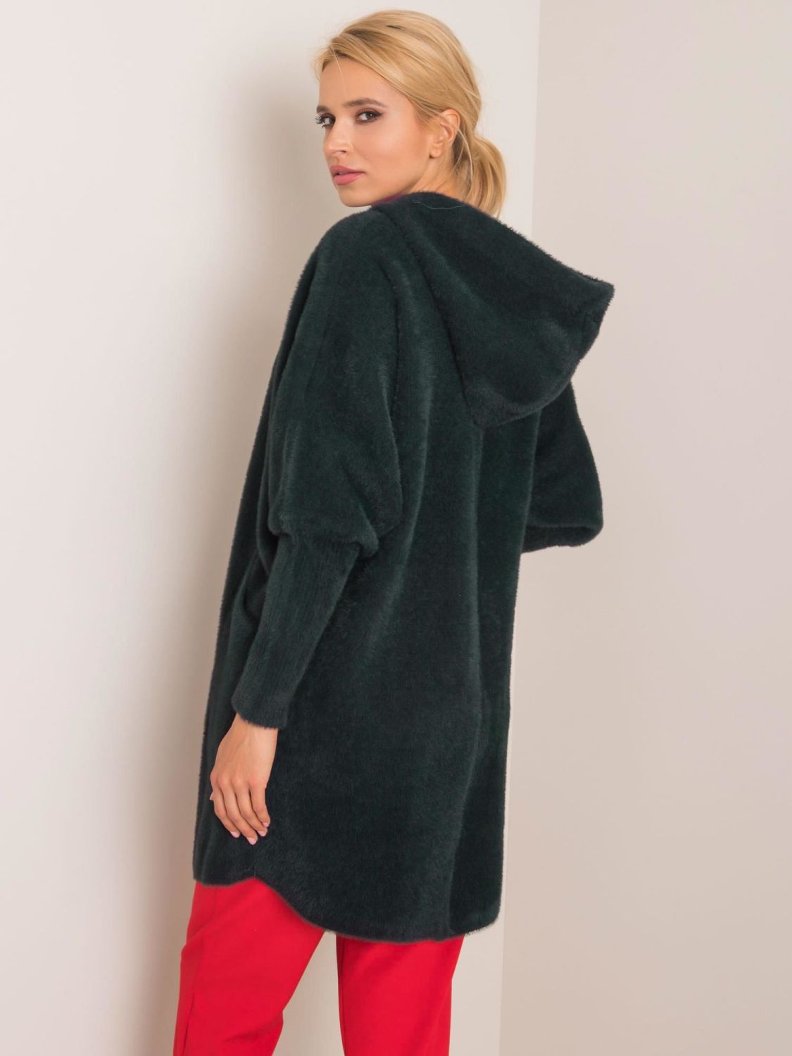 Tmavozelený prechodný kabát z alpaky s kapucňou