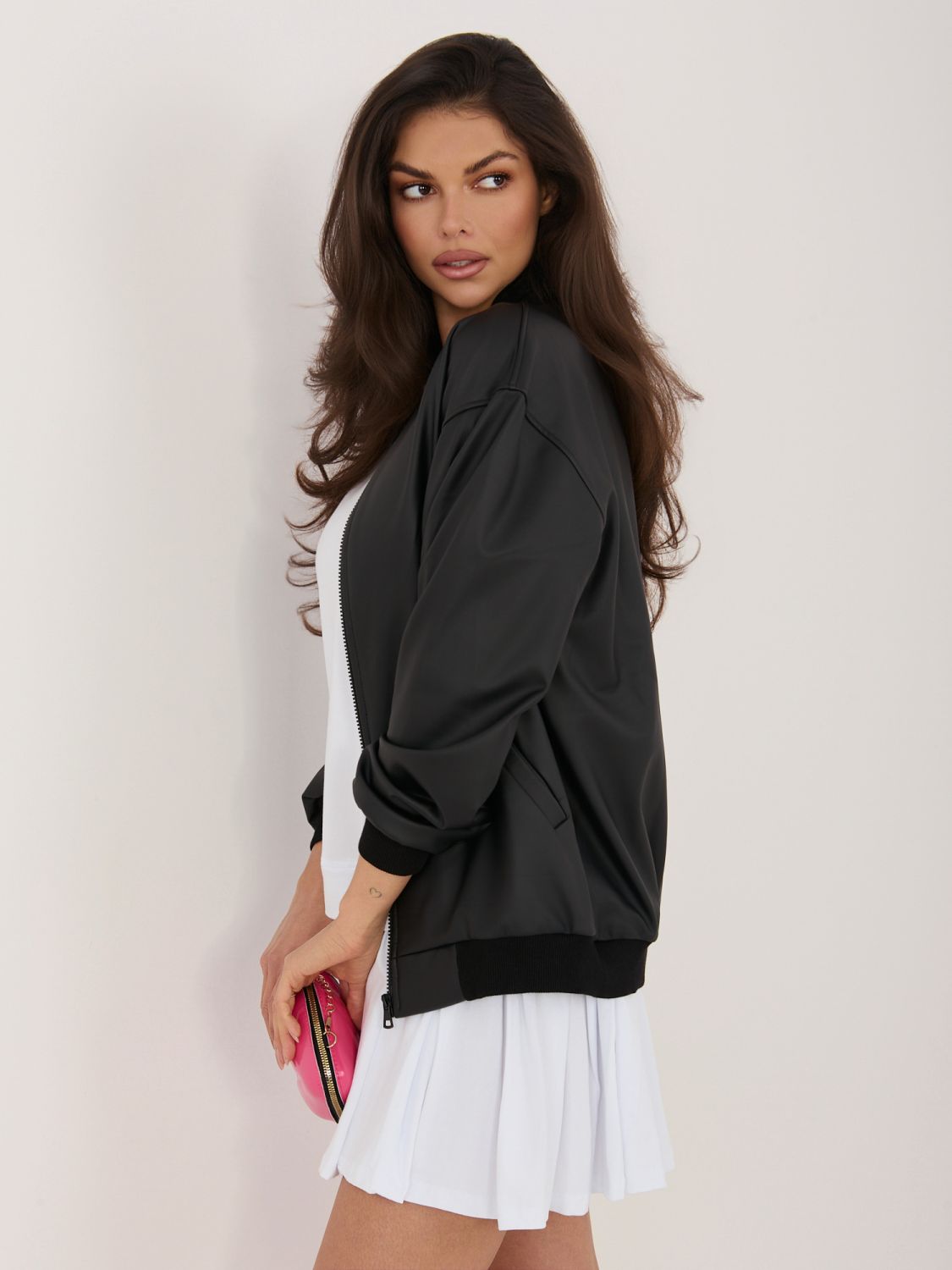 Čierna prechodná bunda z ekokože so stojačikom