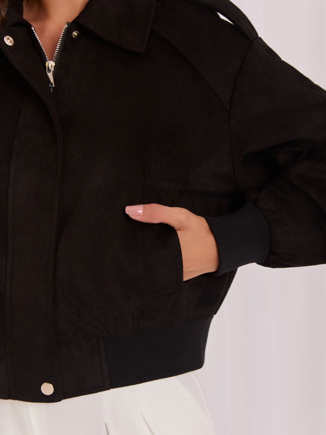 Čierna prechodná bomber bunda z ekokože